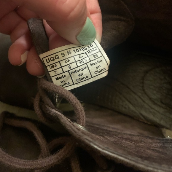 Classic Ugh Chukka Boot - Picture 5 of 5